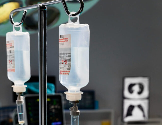 Suministro de suero fisiológico en Guatemala: insumos hospitalarios de alta calidad